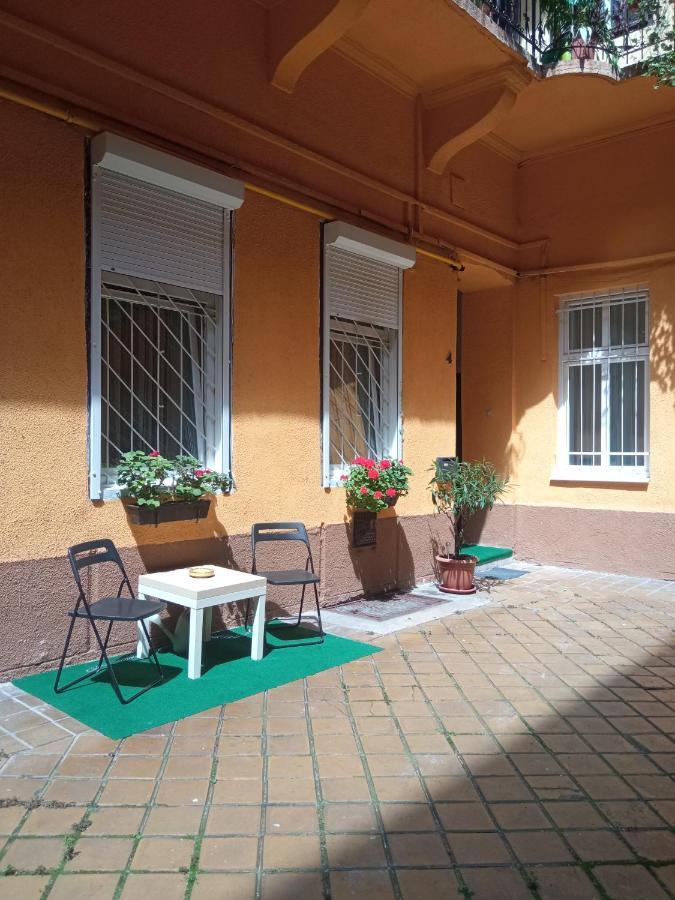 Free Parking Garage! Downtown Apartment Close To New York Cafe Budapest Luaran gambar