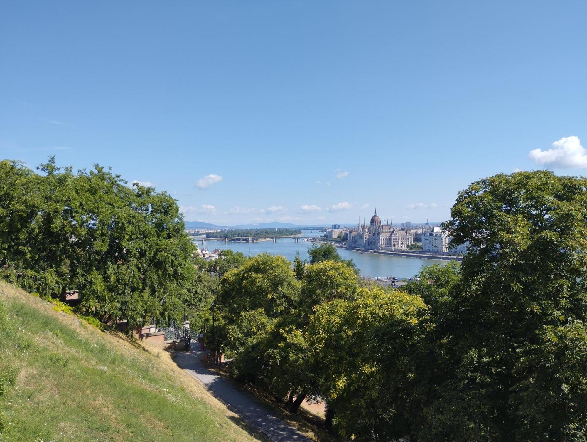 Free Parking Garage! Downtown Apartment Close To New York Cafe Budapest Luaran gambar