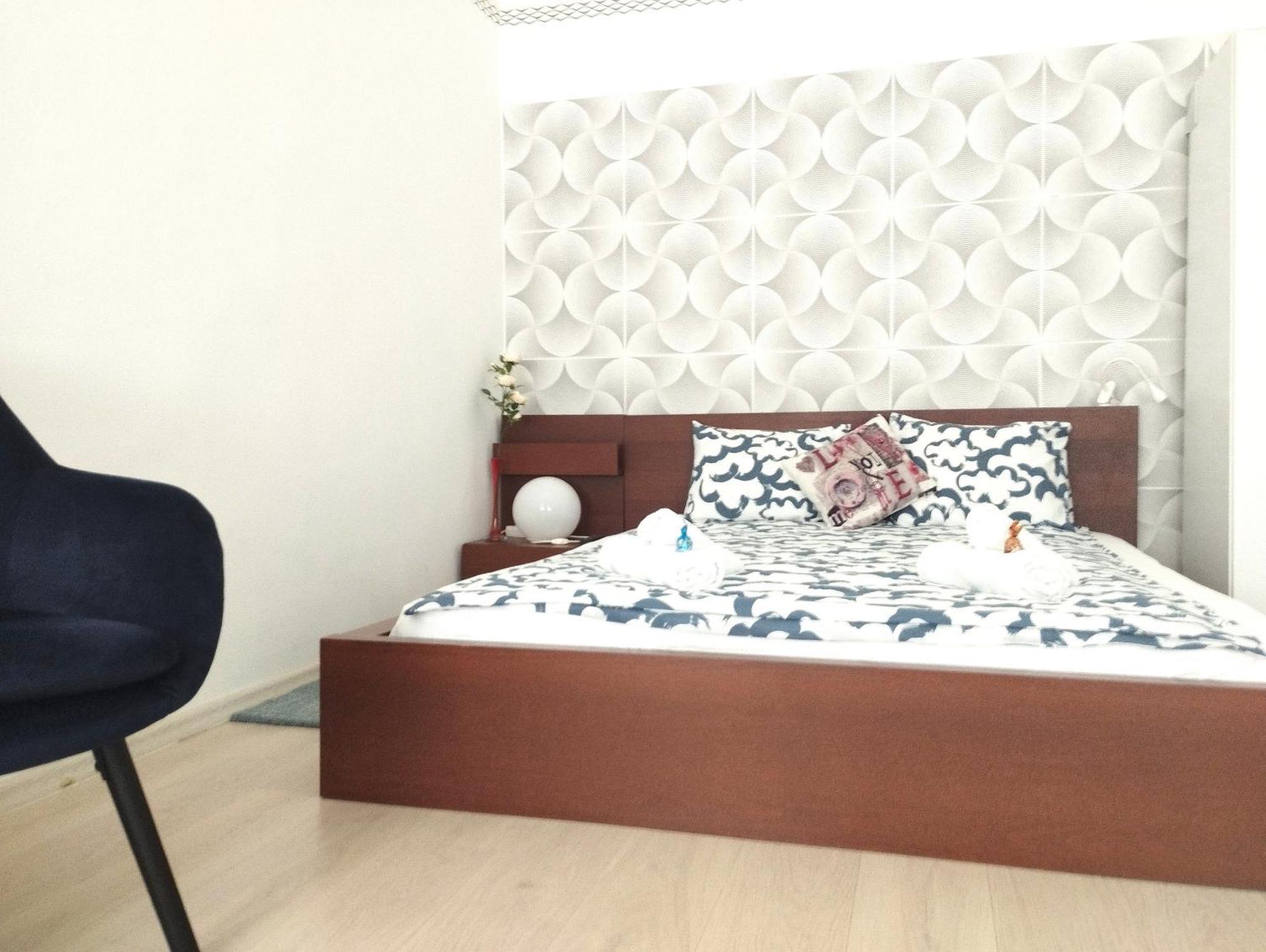 Free Parking Garage! Downtown Apartment Close To New York Cafe Budapest Luaran gambar