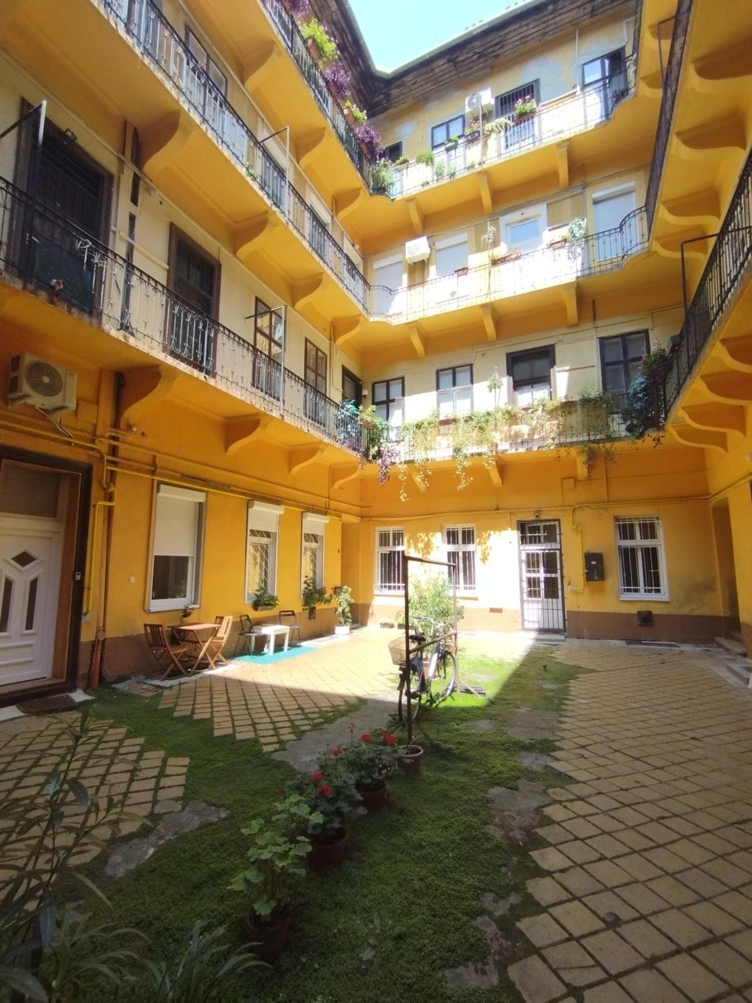 Free Parking Garage! Downtown Apartment Close To New York Cafe Budapest Luaran gambar