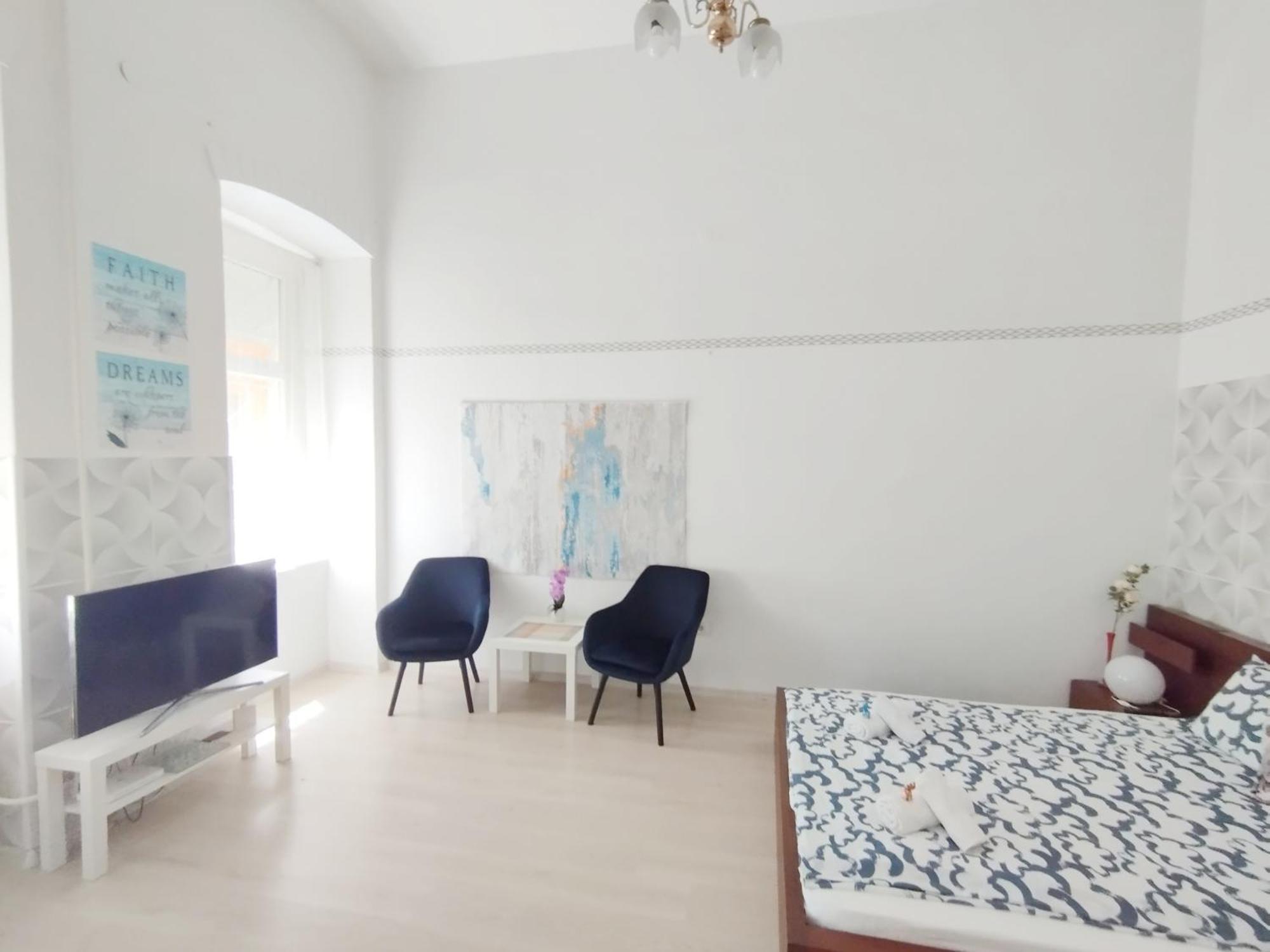 Free Parking Garage! Downtown Apartment Close To New York Cafe Budapest Luaran gambar
